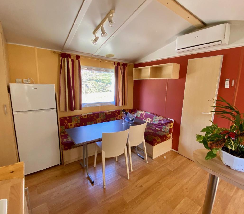 Campalans Hotel Rural Bungalows Mobilhomes Borredá Buitenkant foto